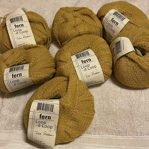 7 Balls Loop-d-Loop Fun Yarn Lot Color 003 Made in Italy - Picture 4 of 4